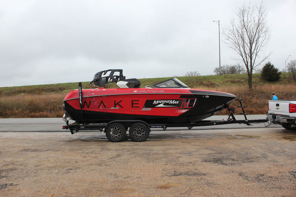 Marine Max Wake Red