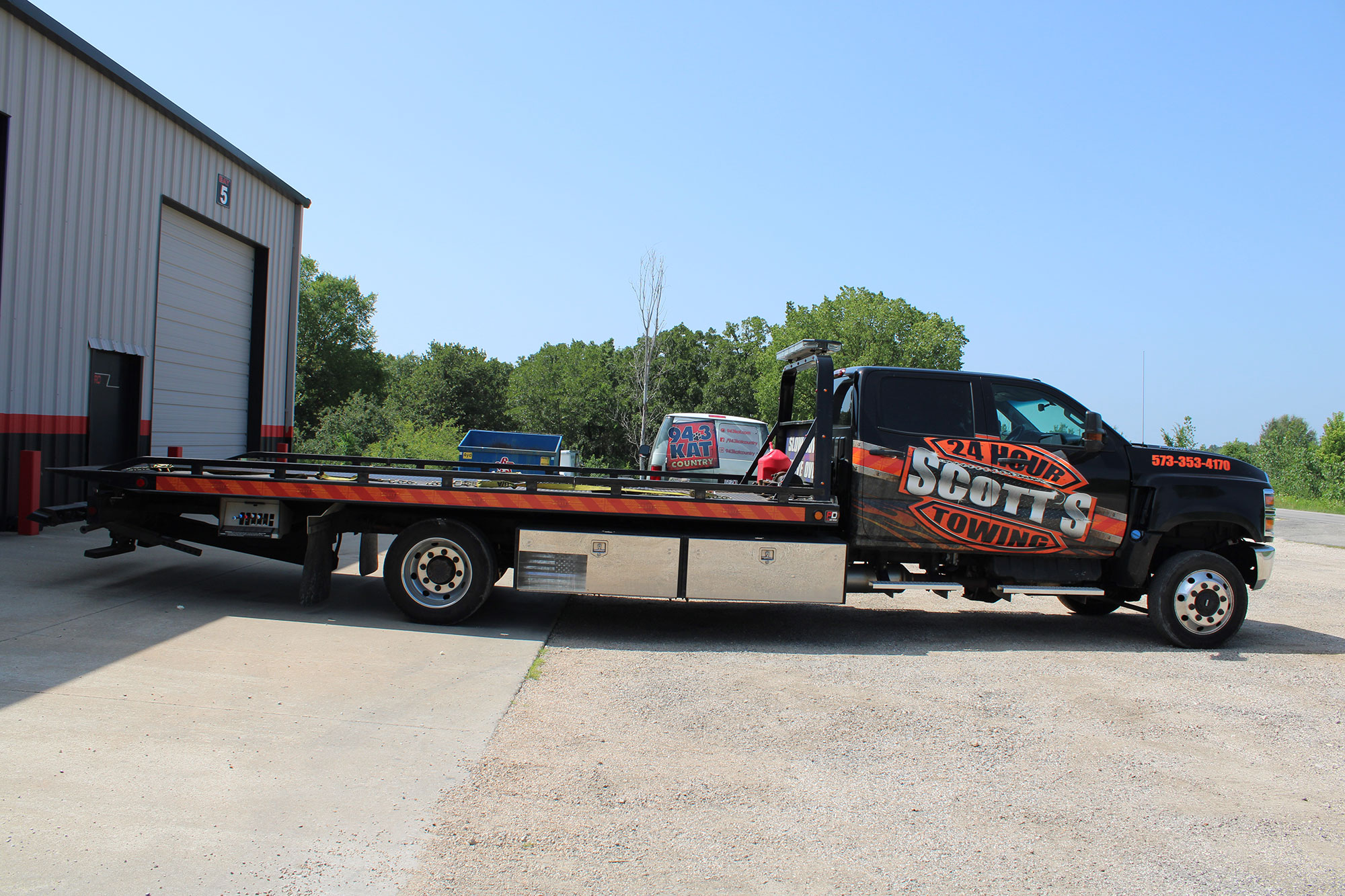 Scotts Towing Vehicle Wrap Installer Pro Dezigns Central Missouri
